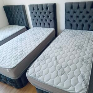 Pack lit capitonné + matelas premium + tête de lit assortie